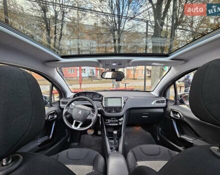 Бежевый Пежо 208, объемом двигателя 1.6 л и пробегом 50 тыс. км за 8900 $, фото 1 на Automoto.ua