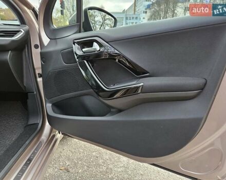 Бежевый Пежо 208, объемом двигателя 1.6 л и пробегом 50 тыс. км за 8900 $, фото 24 на Automoto.ua