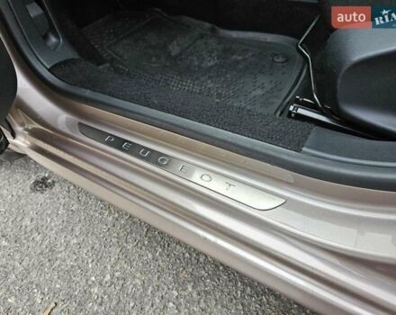 Бежевый Пежо 208, объемом двигателя 1.6 л и пробегом 50 тыс. км за 8900 $, фото 18 на Automoto.ua