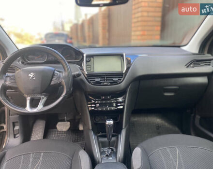 Бежевый Пежо 208, объемом двигателя 1.6 л и пробегом 125 тыс. км за 7700 $, фото 9 на Automoto.ua