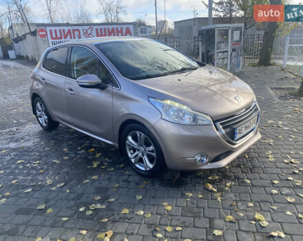Бежевый Пежо 208, объемом двигателя 1.6 л и пробегом 125 тыс. км за 7700 $, фото 1 на Automoto.ua