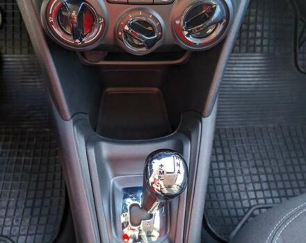 Чорний Пежо 208, об'ємом двигуна 1.4 л та пробігом 189 тис. км за 7000 $, фото 6 на Automoto.ua