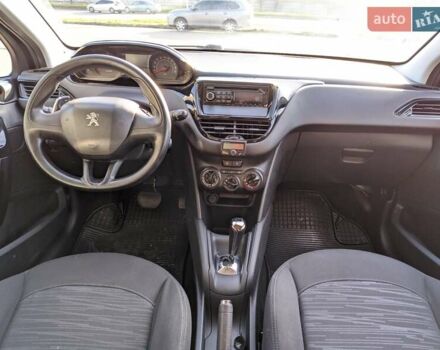 Чорний Пежо 208, об'ємом двигуна 1.4 л та пробігом 189 тис. км за 7000 $, фото 5 на Automoto.ua
