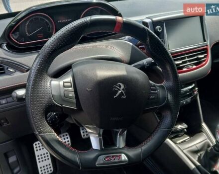 Чорний Пежо 208, об'ємом двигуна 1.6 л та пробігом 130 тис. км за 13000 $, фото 5 на Automoto.ua