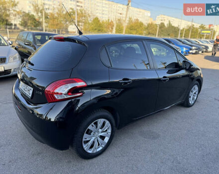 Чорний Пежо 208, об'ємом двигуна 1.2 л та пробігом 112 тис. км за 7999 $, фото 4 на Automoto.ua