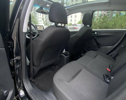 Черный Пежо 208, объемом двигателя 1.2 л и пробегом 117 тыс. км за 6900 $, фото 11 на Automoto.ua