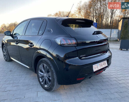 Черный Пежо 208, объемом двигателя 0 л и пробегом 27 тыс. км за 14350 $, фото 12 на Automoto.ua