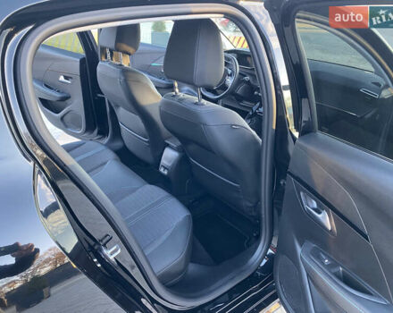 Черный Пежо 208, объемом двигателя 0 л и пробегом 27 тыс. км за 14350 $, фото 25 на Automoto.ua