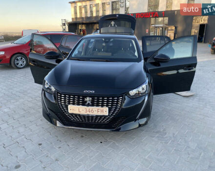 Черный Пежо 208, объемом двигателя 0 л и пробегом 27 тыс. км за 14350 $, фото 7 на Automoto.ua