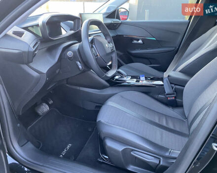 Черный Пежо 208, объемом двигателя 0 л и пробегом 27 тыс. км за 14350 $, фото 19 на Automoto.ua