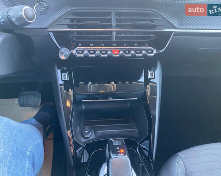 Черный Пежо 208, объемом двигателя 0 л и пробегом 27 тыс. км за 14350 $, фото 29 на Automoto.ua