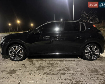 Чорний Пежо 208, об'ємом двигуна 0 л та пробігом 43 тис. км за 14500 $, фото 3 на Automoto.ua