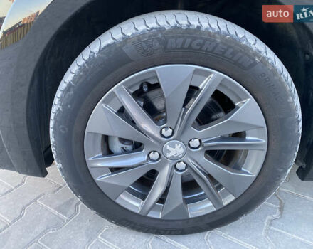 Черный Пежо 208, объемом двигателя 0 л и пробегом 27 тыс. км за 14350 $, фото 15 на Automoto.ua