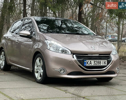 Красный Пежо 208, объемом двигателя 1.6 л и пробегом 232 тыс. км за 7999 $, фото 1 на Automoto.ua