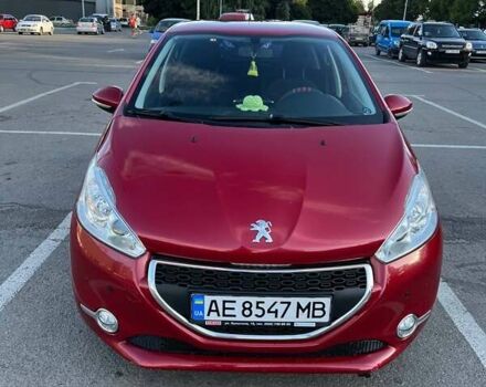 Червоний Пежо 208, об'ємом двигуна 1.2 л та пробігом 115 тис. км за 7300 $, фото 4 на Automoto.ua