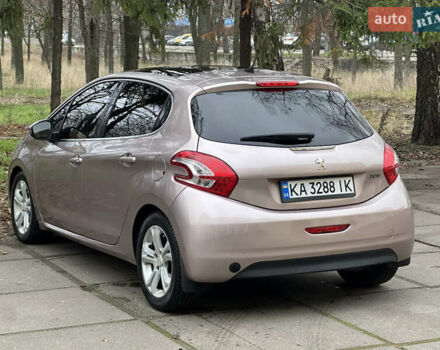 Красный Пежо 208, объемом двигателя 1.6 л и пробегом 232 тыс. км за 7999 $, фото 7 на Automoto.ua