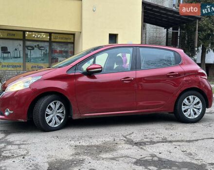 Красный Пежо 208, объемом двигателя 1.2 л и пробегом 177 тыс. км за 5500 $, фото 4 на Automoto.ua