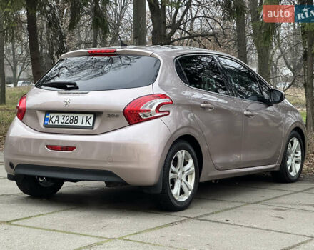 Красный Пежо 208, объемом двигателя 1.6 л и пробегом 232 тыс. км за 7999 $, фото 12 на Automoto.ua