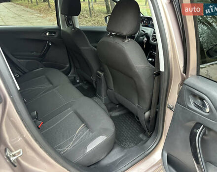 Красный Пежо 208, объемом двигателя 1.6 л и пробегом 232 тыс. км за 7999 $, фото 20 на Automoto.ua