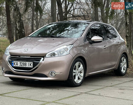 Красный Пежо 208, объемом двигателя 1.6 л и пробегом 232 тыс. км за 7999 $, фото 6 на Automoto.ua