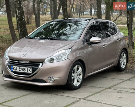 Красный Пежо 208, объемом двигателя 1.6 л и пробегом 232 тыс. км за 7999 $, фото 5 на Automoto.ua