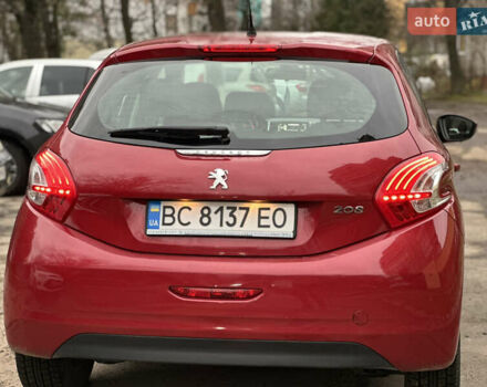 Красный Пежо 208, объемом двигателя 1.2 л и пробегом 177 тыс. км за 5350 $, фото 4 на Automoto.ua