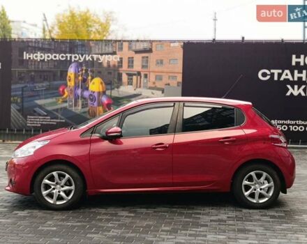 Червоний Пежо 208, об'ємом двигуна 1.2 л та пробігом 129 тис. км за 6900 $, фото 3 на Automoto.ua