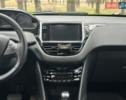 Красный Пежо 208, объемом двигателя 1.6 л и пробегом 232 тыс. км за 7999 $, фото 27 на Automoto.ua