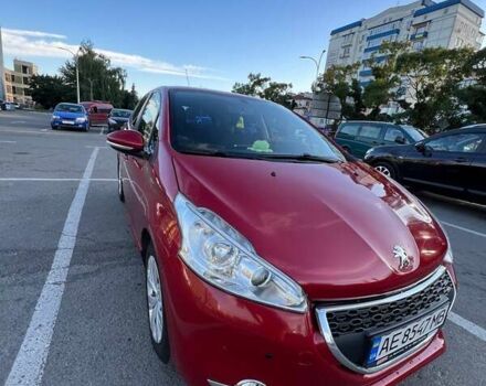 Червоний Пежо 208, об'ємом двигуна 1.2 л та пробігом 115 тис. км за 7300 $, фото 5 на Automoto.ua