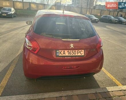 Красный Пежо 208, объемом двигателя 1.2 л и пробегом 165 тыс. км за 8500 $, фото 3 на Automoto.ua