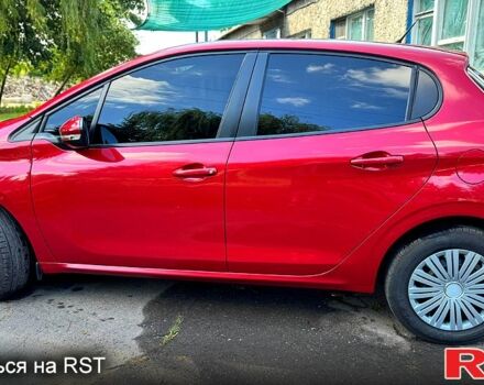 Красный Пежо 208, объемом двигателя 1.2 л и пробегом 101 тыс. км за 7400 $, фото 5 на Automoto.ua