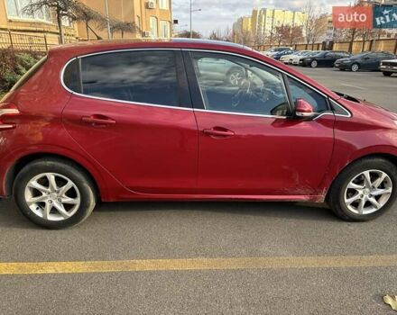 Красный Пежо 208, объемом двигателя 1.2 л и пробегом 165 тыс. км за 8500 $, фото 4 на Automoto.ua
