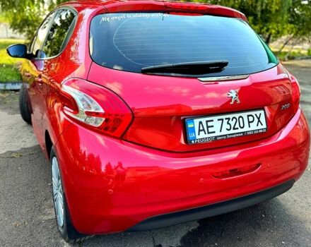 Красный Пежо 208, объемом двигателя 1.2 л и пробегом 101 тыс. км за 7400 $, фото 3 на Automoto.ua