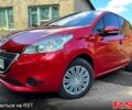 Красный Пежо 208, объемом двигателя 1.2 л и пробегом 101 тыс. км за 7400 $, фото 1 на Automoto.ua