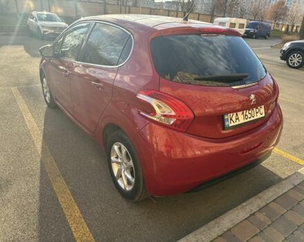 Красный Пежо 208, объемом двигателя 1.2 л и пробегом 165 тыс. км за 8500 $, фото 3 на Automoto.ua