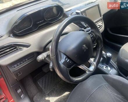 Красный Пежо 208, объемом двигателя 1.4 л и пробегом 120 тыс. км за 8300 $, фото 9 на Automoto.ua