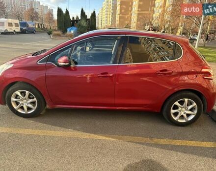 Красный Пежо 208, объемом двигателя 1.2 л и пробегом 165 тыс. км за 8500 $, фото 2 на Automoto.ua