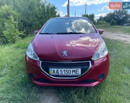 Красный Пежо 208, объемом двигателя 1.2 л и пробегом 94 тыс. км за 8200 $, фото 4 на Automoto.ua