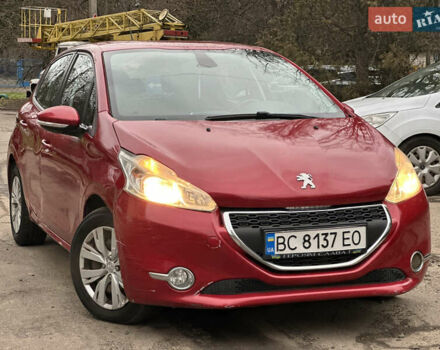 Красный Пежо 208, объемом двигателя 1.2 л и пробегом 177 тыс. км за 5500 $, фото 1 на Automoto.ua