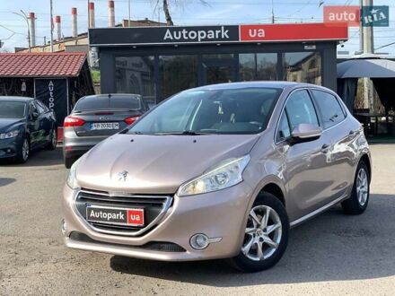 Пежо 208 2013 в Виннице на Automoto.ua Красный Пежо 208, объемом двигателя 1.2 л и пробегом 143 тыс. км за 6990 $, фото 1 на Automoto.ua