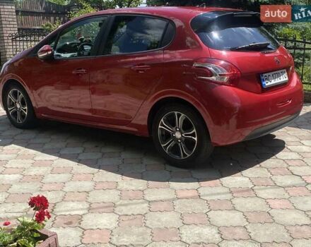 Красный Пежо 208, объемом двигателя 1.4 л и пробегом 120 тыс. км за 8300 $, фото 1 на Automoto.ua
