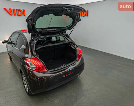 Пежо 208, объемом двигателя 1.6 л и пробегом 86 тыс. км за 8903 $, фото 6 на Automoto.ua