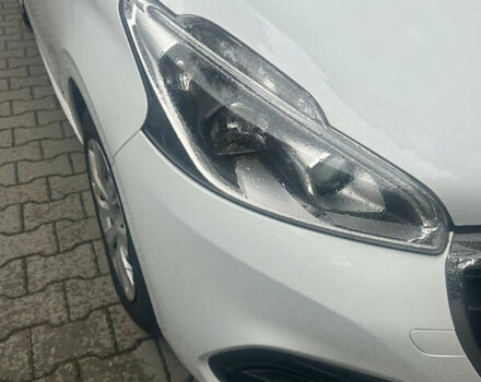 Пежо 208, объемом двигателя 1.2 л и пробегом 118 тыс. км за 8100 $, фото 5 на Automoto.ua