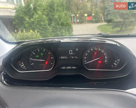 Пежо 208, объемом двигателя 1.2 л и пробегом 118 тыс. км за 8100 $, фото 19 на Automoto.ua