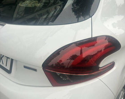 Пежо 208, объемом двигателя 1.2 л и пробегом 118 тыс. км за 8100 $, фото 4 на Automoto.ua