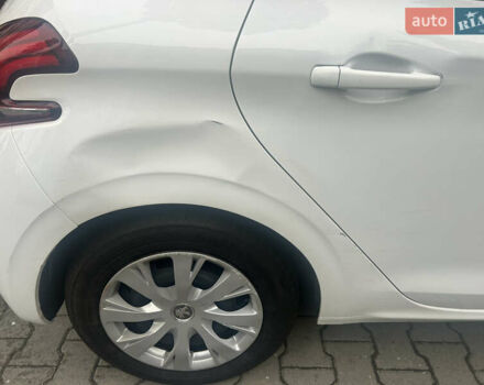 Пежо 208, объемом двигателя 1.2 л и пробегом 118 тыс. км за 8100 $, фото 32 на Automoto.ua