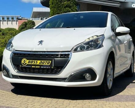 Пежо 208, об'ємом двигуна 1.2 л та пробігом 71 тис. км за 9990 $, фото 2 на Automoto.ua