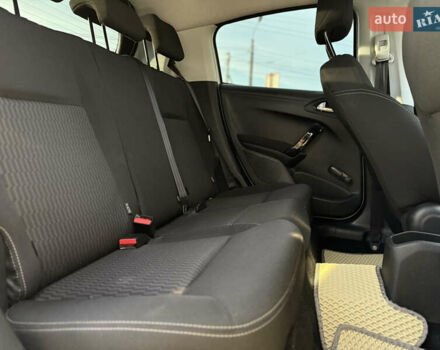 Пежо 208, объемом двигателя 1.2 л и пробегом 127 тыс. км за 6650 $, фото 8 на Automoto.ua