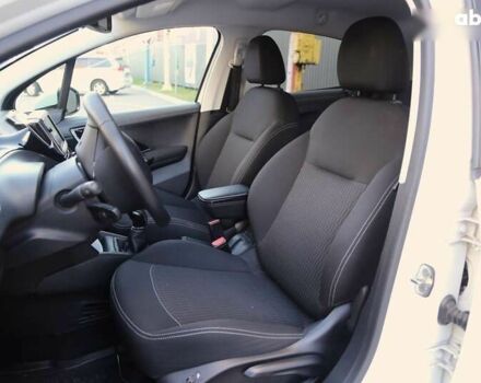 Пежо 208, объемом двигателя 1.5 л и пробегом 55 тыс. км за 12000 $, фото 7 на Automoto.ua