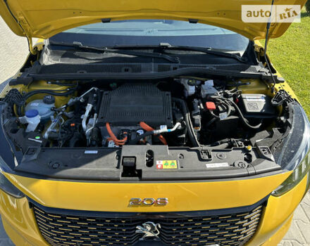 Желтый Пежо 208, объемом двигателя 0 л и пробегом 25 тыс. км за 15200 $, фото 4 на Automoto.ua
